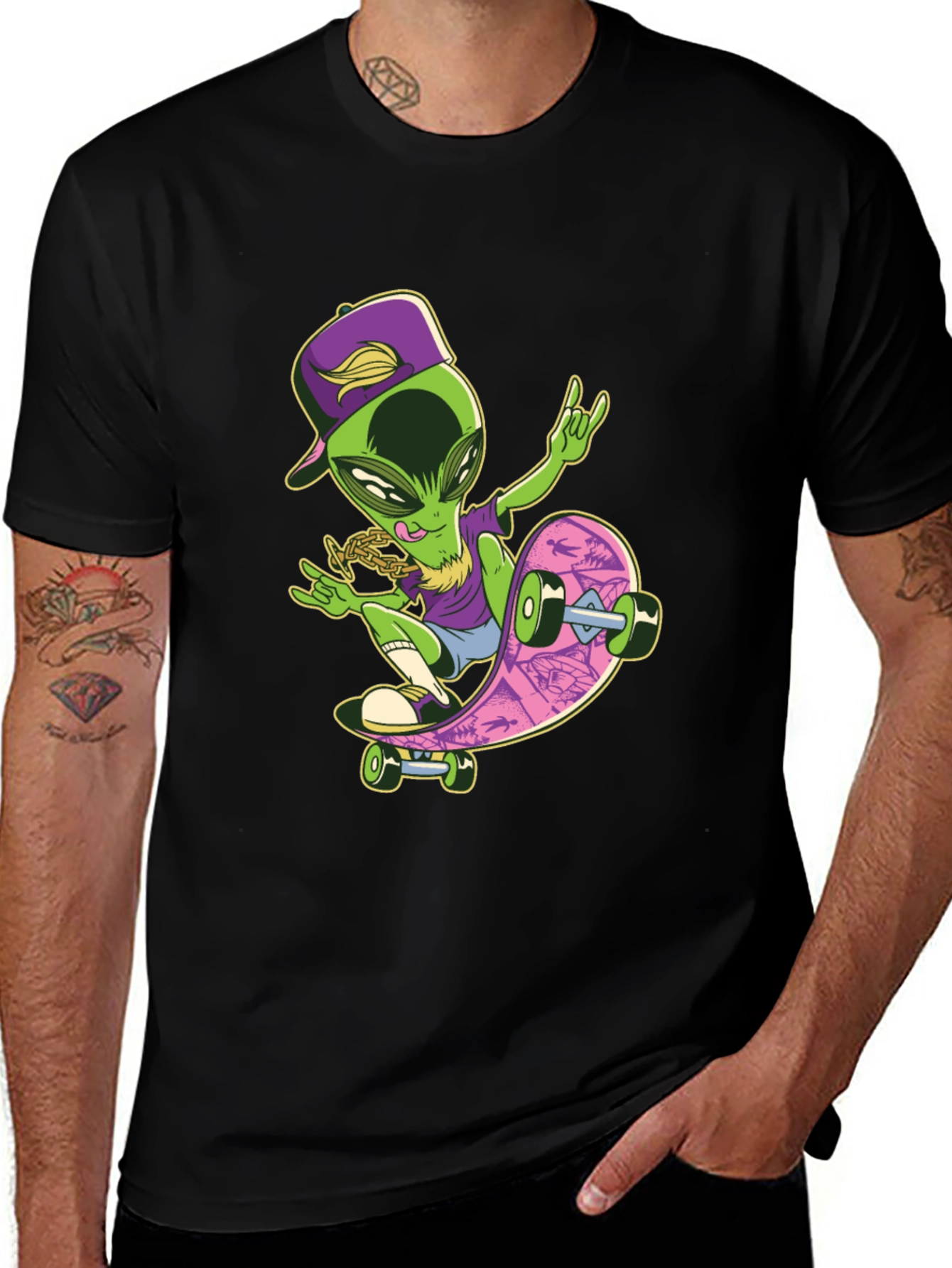 Cool Alien Skateboard Graphic T-Shirt