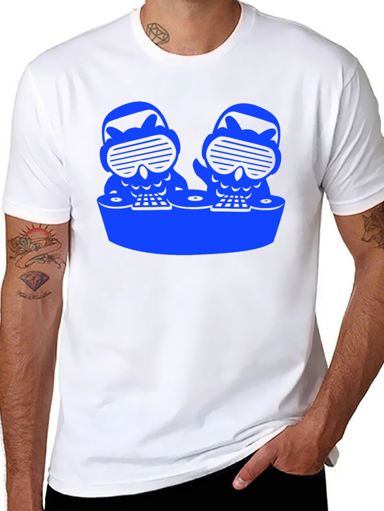 DJ Owls Graphic Tee - Cool Black T-Shirt